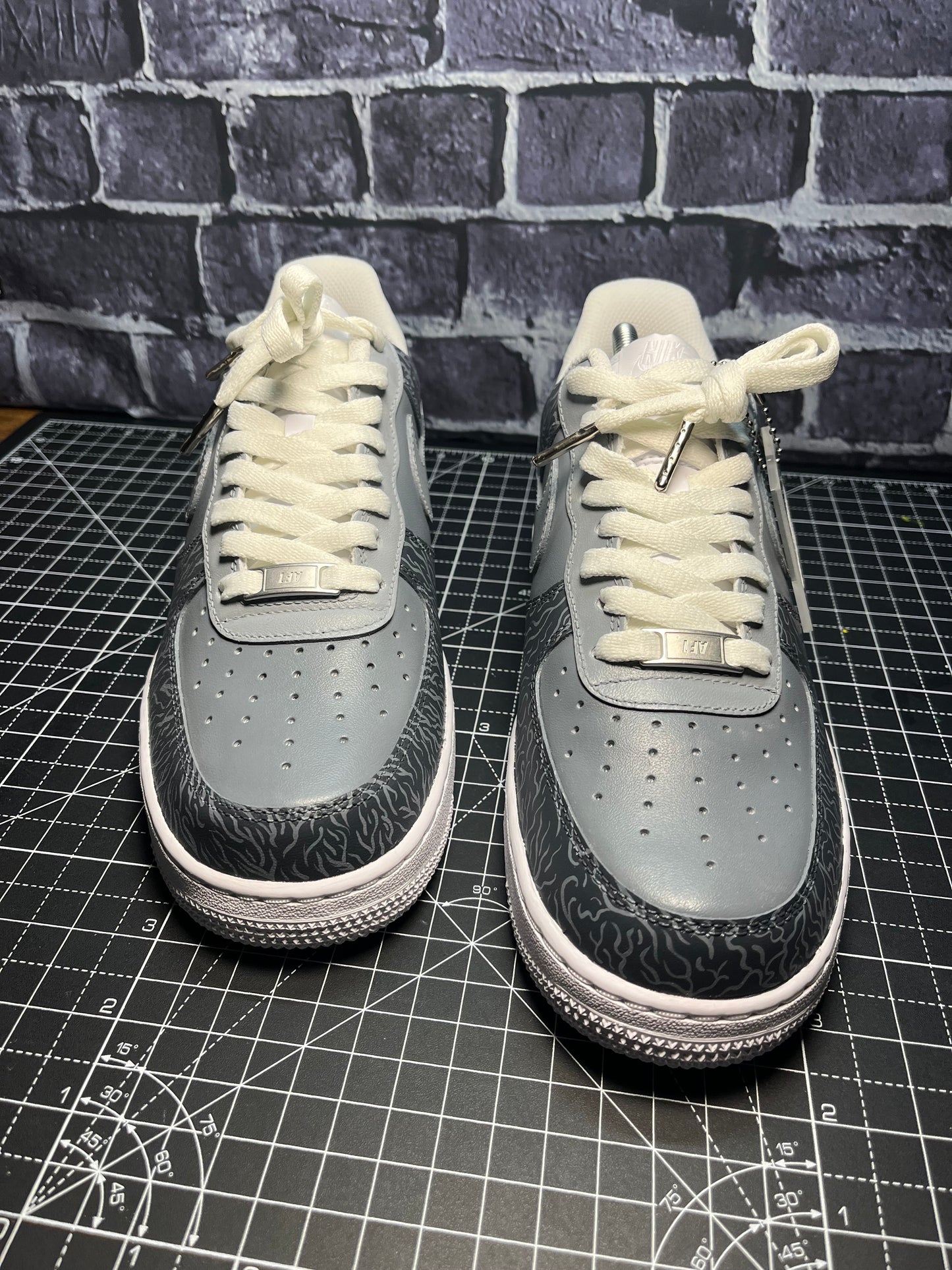 Smooth Grey AF1