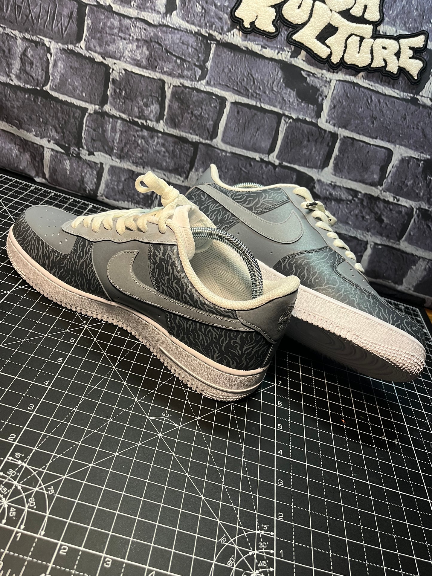 Smooth Grey AF1